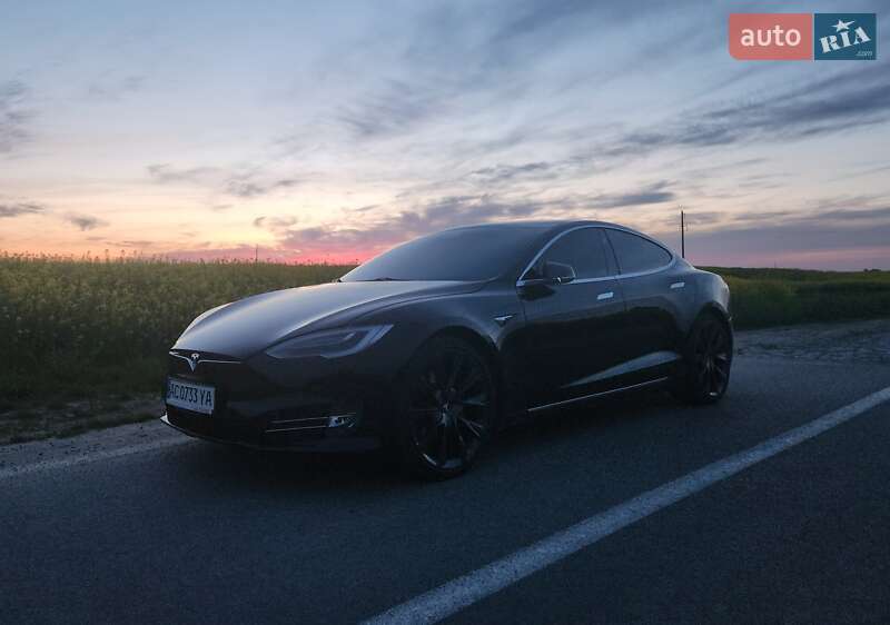 Лифтбек Tesla Model S 2020 в Ковеле
