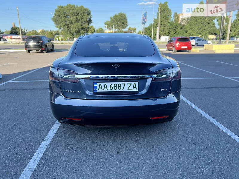 Лифтбек Tesla Model S 2016 в Киеве фото 5 Лифтбек Tesla Model S 2016 в Киеве