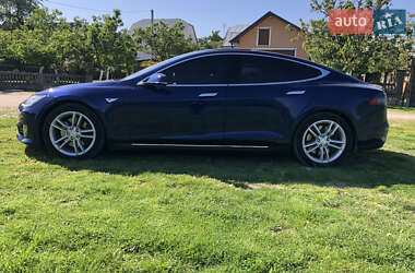 Лифтбек Tesla Model S 2015 в 