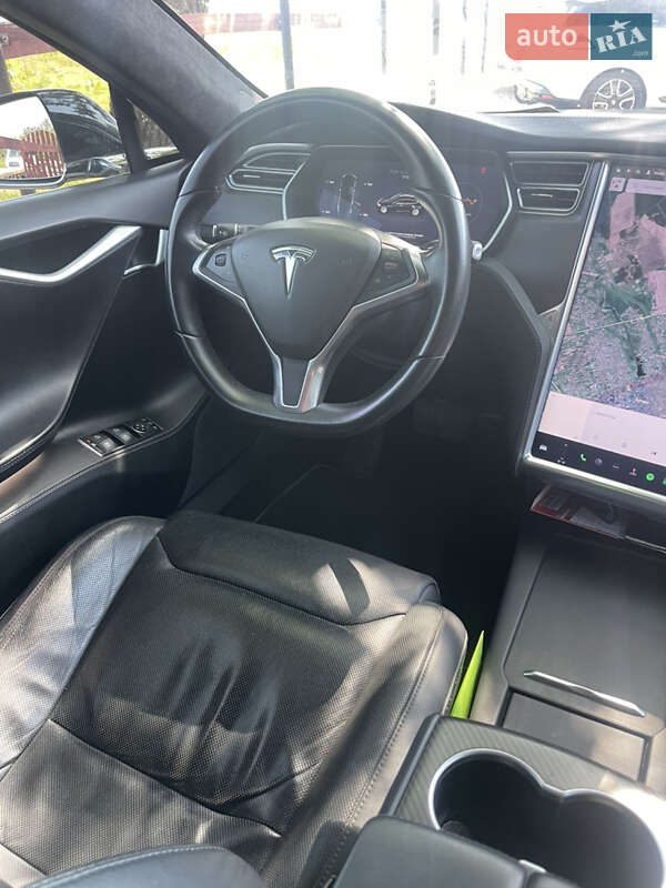 Лифтбек Tesla Model S 2017 в Бродах