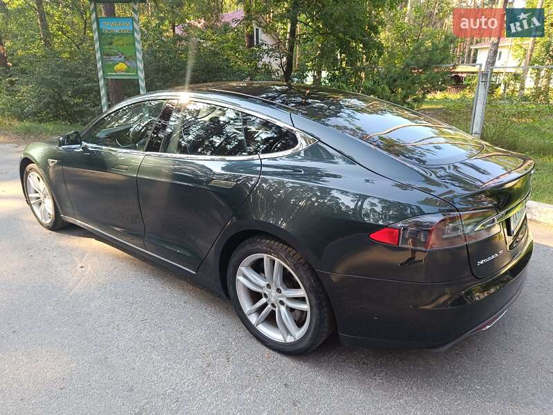 Лифтбек Tesla Model S 2014 в Киеве