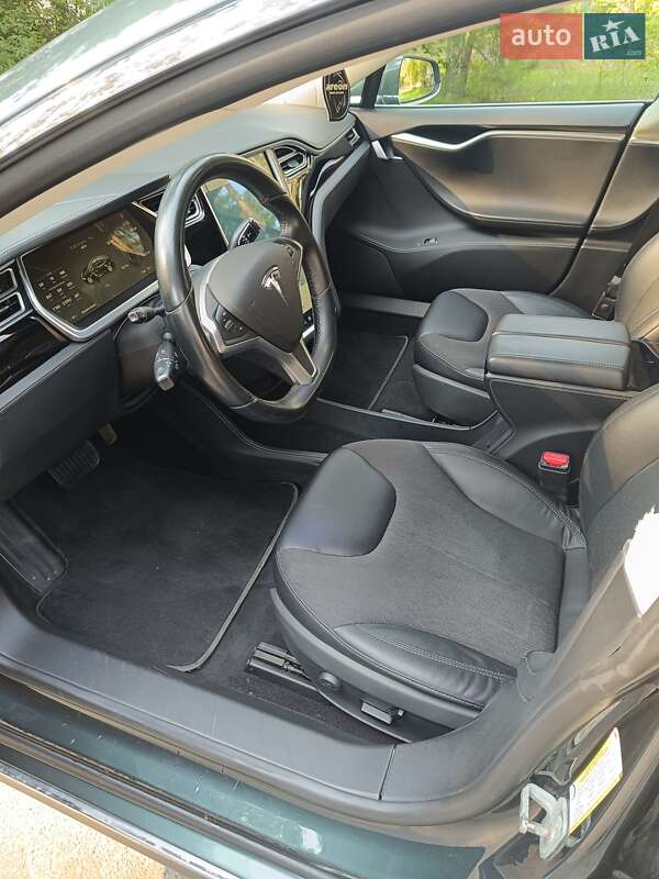 Лифтбек Tesla Model S 2014 в Киеве