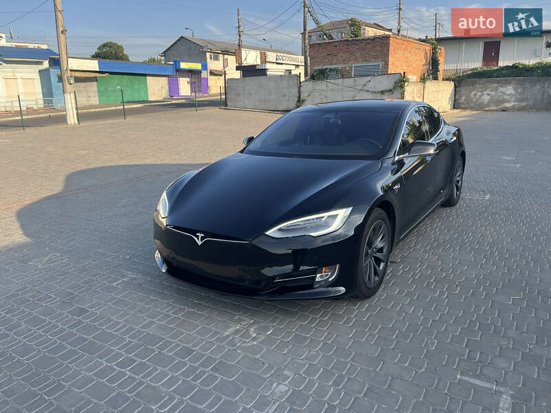 Лифтбек Tesla Model S 2017 в Первомайске