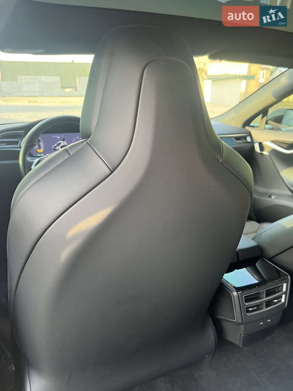 Лифтбек Tesla Model S 2017 в Первомайске