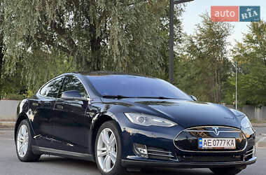 Лифтбек Tesla Model S 2014 в Днепре