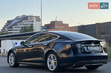 Лифтбек Tesla Model S 2014 в 