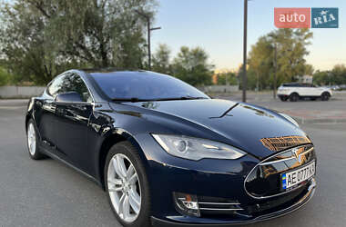 Лифтбек Tesla Model S 2014 в 