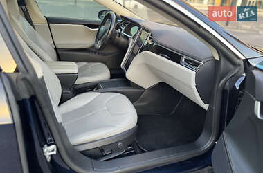 Лифтбек Tesla Model S 2014 в 