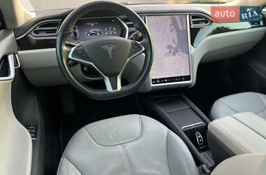 Лифтбек Tesla Model S 2014 в 