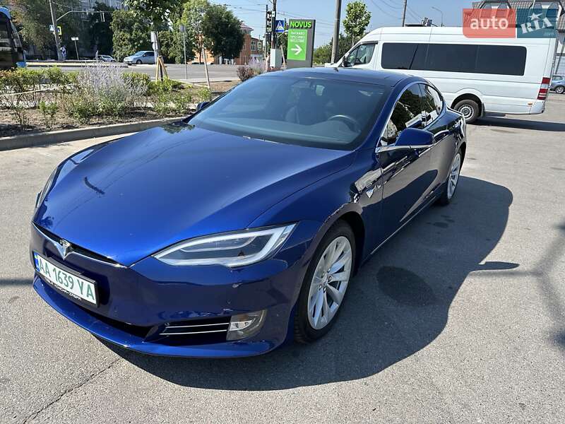 Лифтбек Tesla Model S 2016 в Белой Церкви