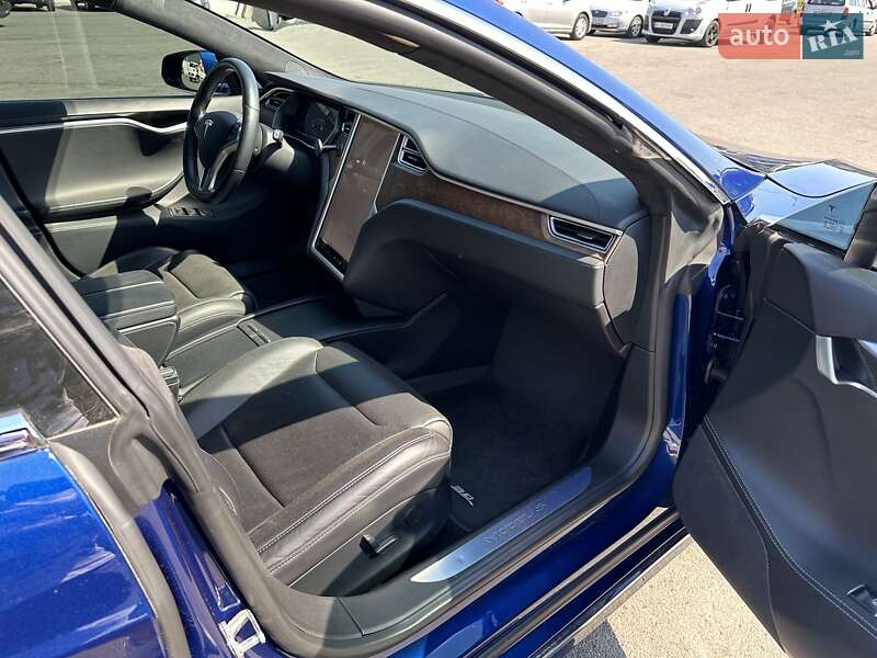 Лифтбек Tesla Model S 2016 в Белой Церкви