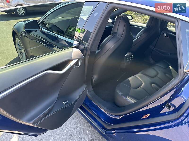 Лифтбек Tesla Model S 2016 в Белой Церкви
