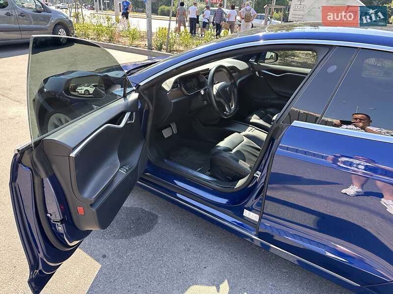 Лифтбек Tesla Model S 2016 в Белой Церкви