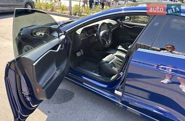Лифтбек Tesla Model S 2016 в 