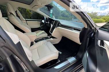 Лифтбек Tesla Model S 2017 в 