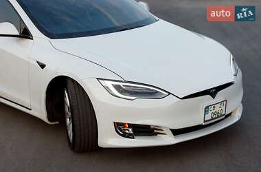 Лифтбек Tesla Model S 2019 в Чернигове