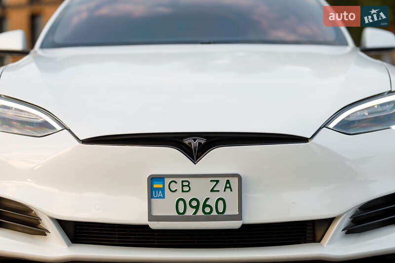 Лифтбек Tesla Model S 2019 в Чернигове