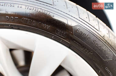 Лифтбек Tesla Model S 2019 в Чернигове