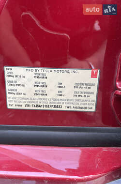 Лифтбек Tesla Model S 2014 в 