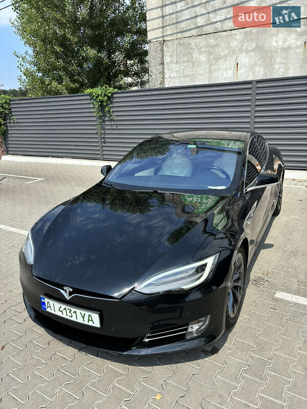 Лифтбек Tesla Model S 2018 в Киеве