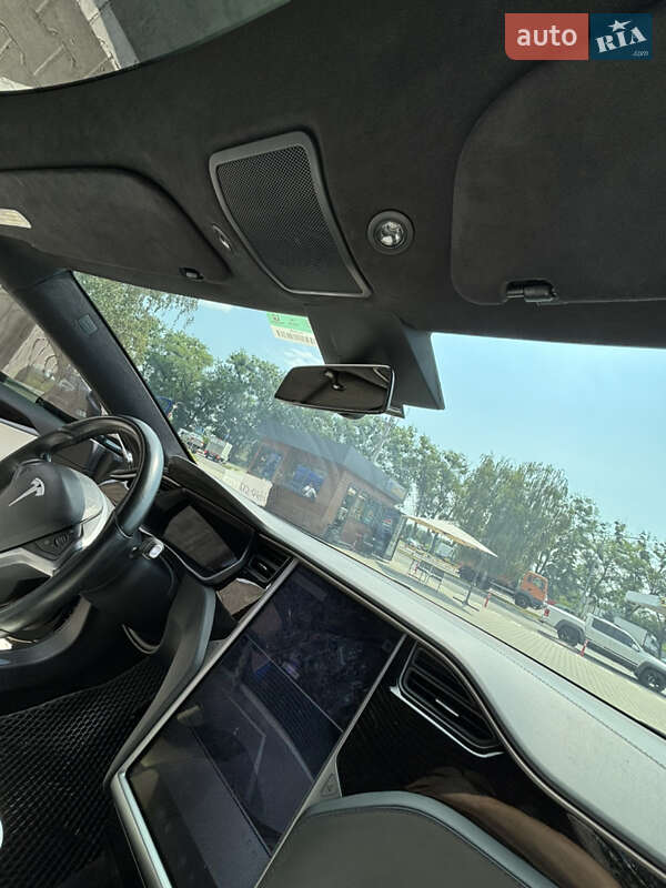 Лифтбек Tesla Model S 2018 в Киеве