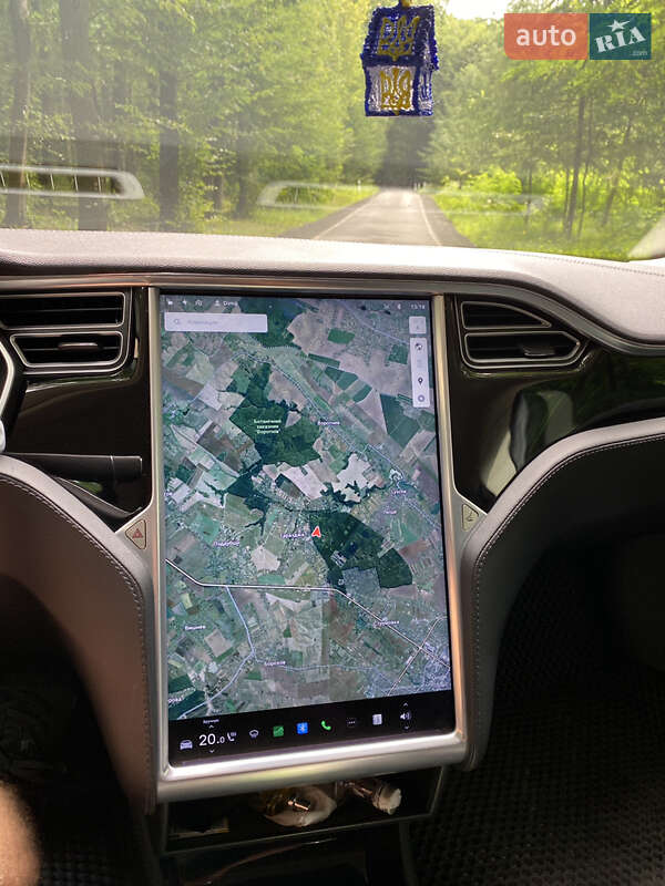 Лифтбек Tesla Model S 2015 в Луцке