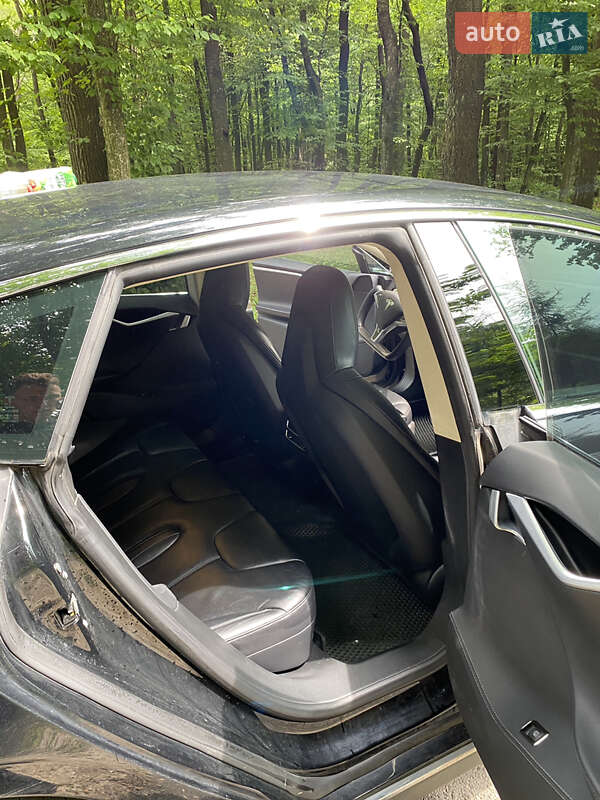 Лифтбек Tesla Model S 2015 в Луцке фото 8 Лифтбек Tesla Model S 2015 в Луцке