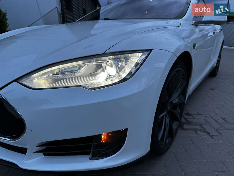 Tesla Model S 2012
