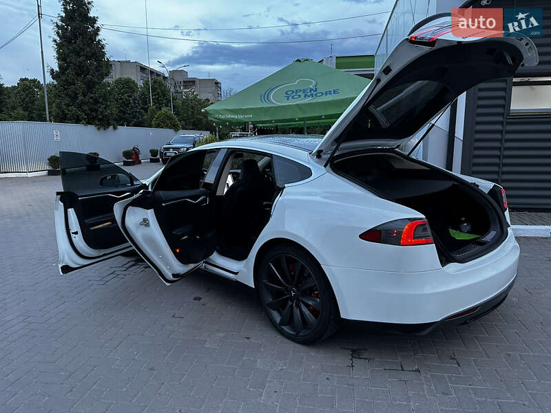 Лифтбек Tesla Model S 2012 в Ивано-Франковске