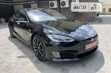 Ліфтбек Tesla Model S 2016 в Києві
