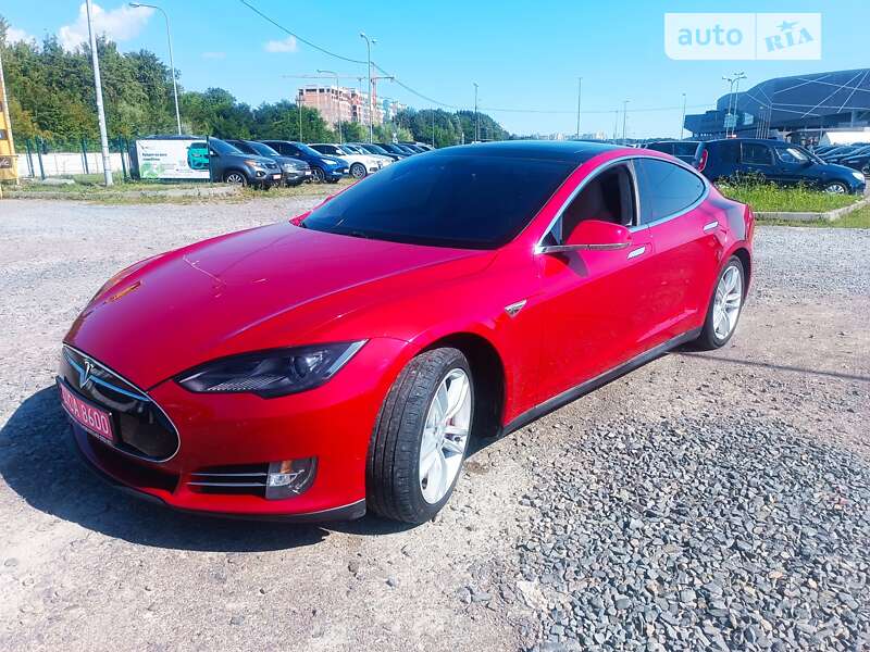 Ліфтбек Tesla Model S 2014 в Львові