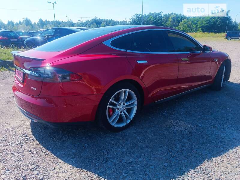 Ліфтбек Tesla Model S 2014 в Львові