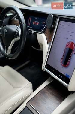 Лифтбек Tesla Model S 2018 в Киеве