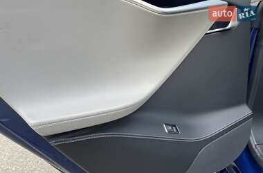 Лифтбек Tesla Model S 2015 в 