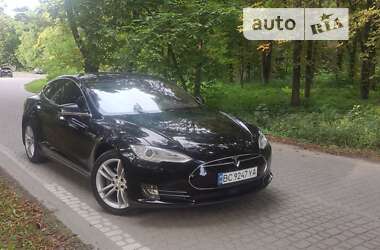 Лифтбек Tesla Model S 2015 в Жовкве