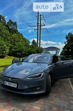 Лифтбек Tesla Model S 2018 в 