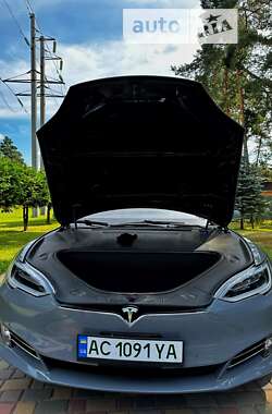 Лифтбек Tesla Model S 2018 в 