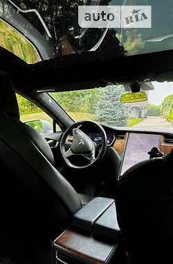 Лифтбек Tesla Model S 2018 в 