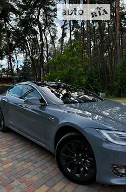 Лифтбек Tesla Model S 2018 в 