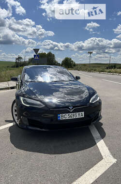 Лифтбек Tesla Model S 2016 в Львове