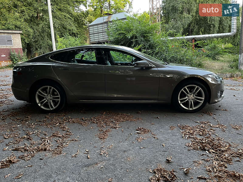 Лифтбек Tesla Model S 2016 в Днепре фото 4 Лифтбек Tesla Model S 2016 в Днепре