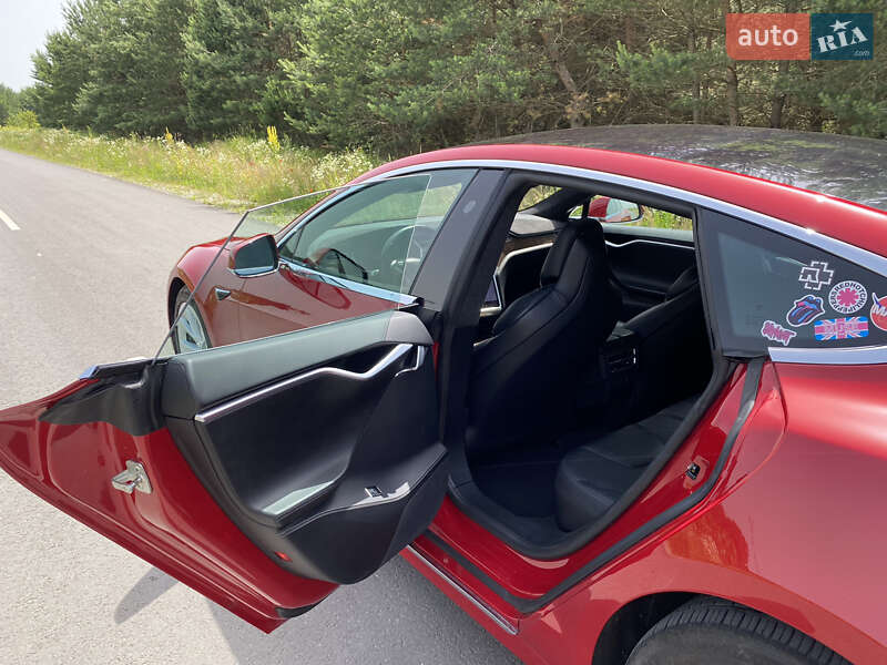 Ліфтбек Tesla Model S 2017 в Львові фото 11 Ліфтбек Tesla Model S 2017 в Львові