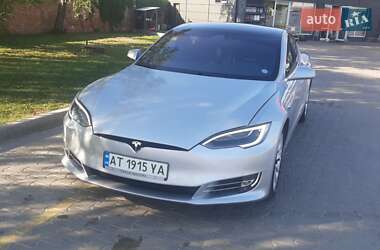 Лифтбек Tesla Model S 2017 в Коломые