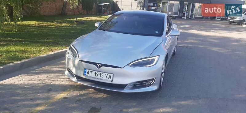Лифтбек Tesla Model S 2017 в Коломые