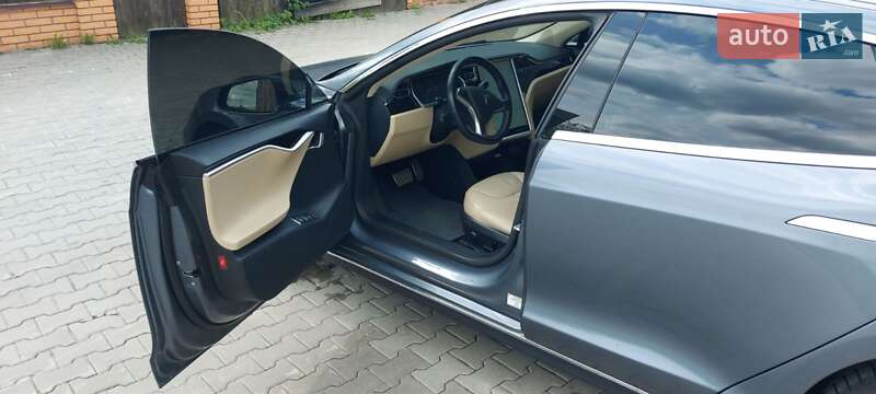 Ліфтбек Tesla Model S 2014 в Києві