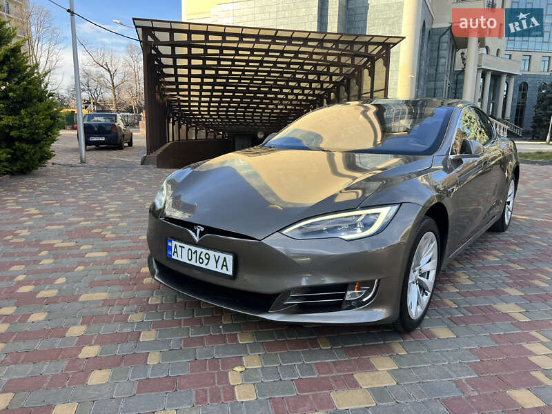 Tesla Model S 2016