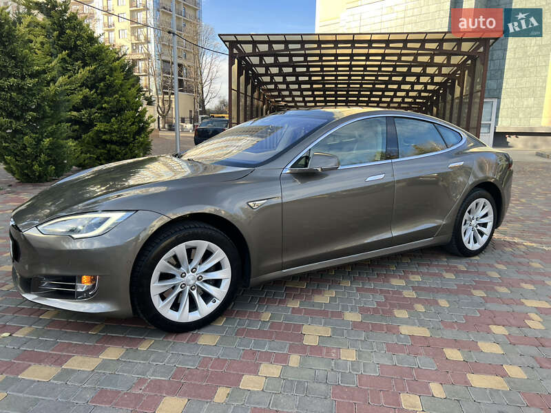 Лифтбек Tesla Model S 2016 в Одессе