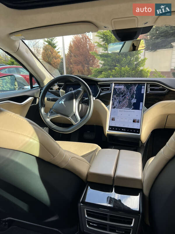 Лифтбек Tesla Model S 2016 в Одессе