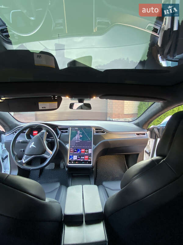 Лифтбек Tesla Model S 2018 в Знаменке