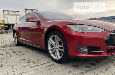 Лифтбек Tesla Model S 2013 в Черновцах